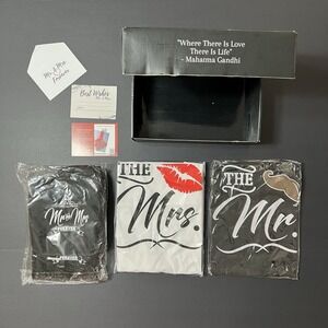 Deluxy Mr & Mrs Aprons/Oven Mitts & Potholder Kit Set Newlyweds